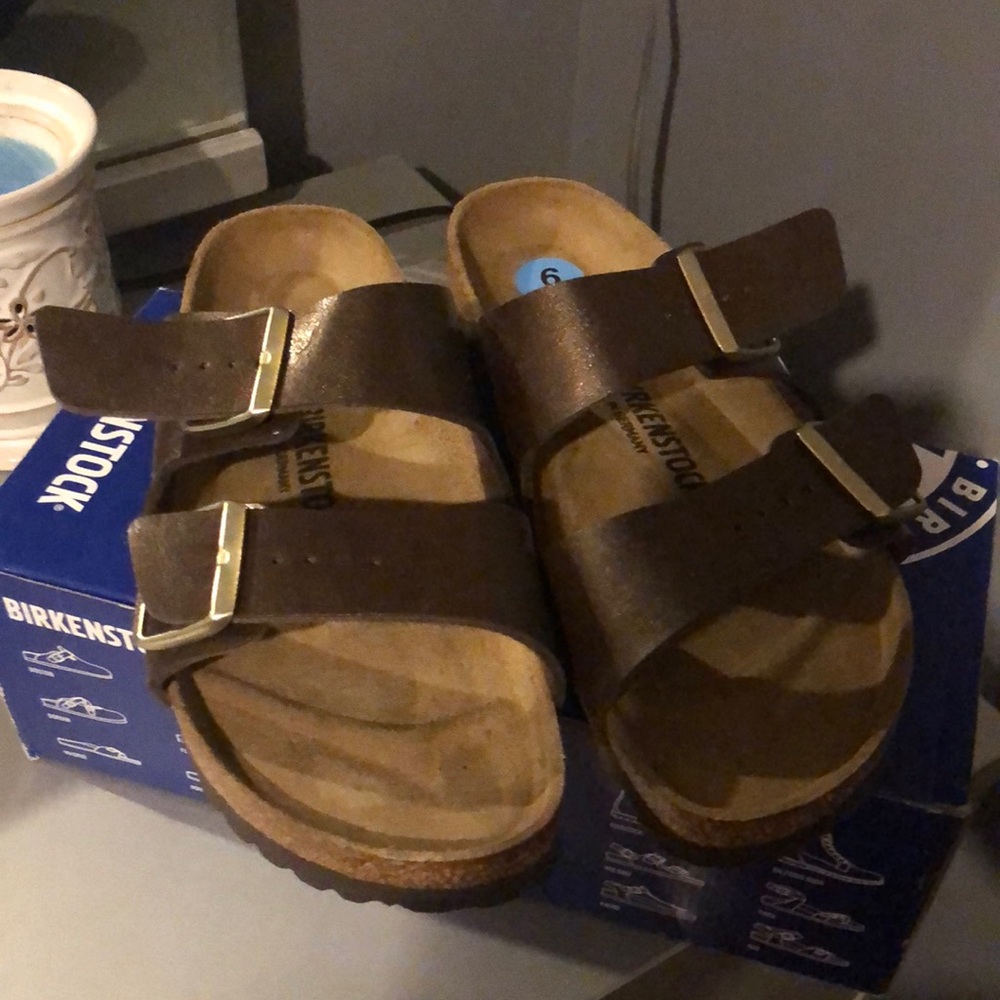 NIB Size 40 Birkenstock. Color is graceful toffee